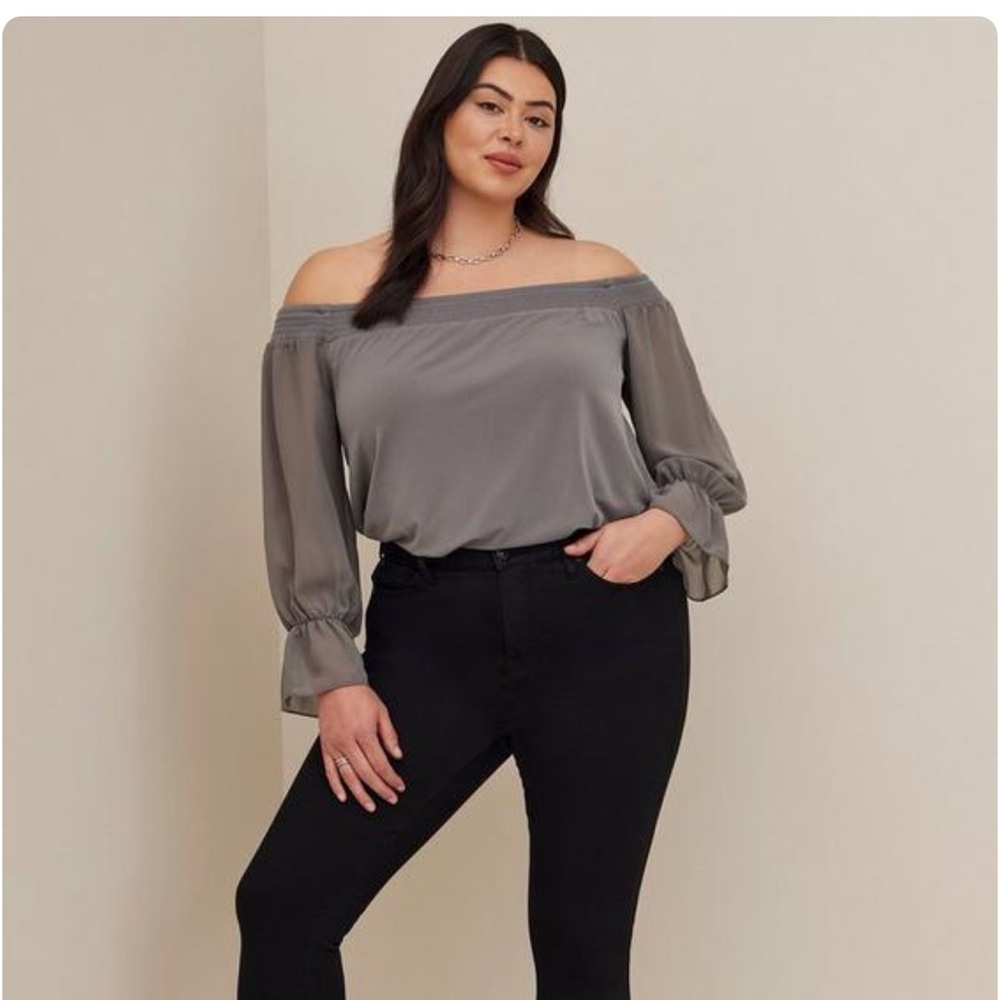 Torrid plus size 4 4x 26/28 gray smocked off shoulder swing top blouse NWT